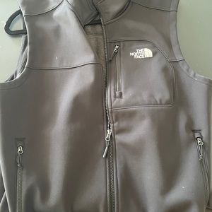 NWOT North Face vest, men’s Large
